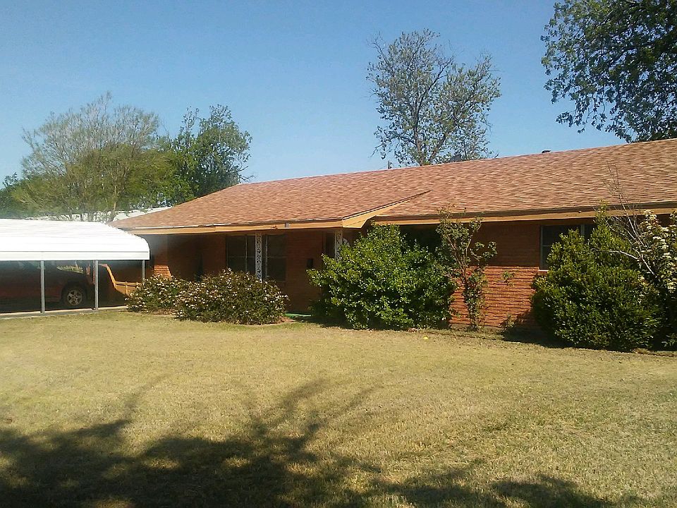 1st image of 920 W Lake Dr