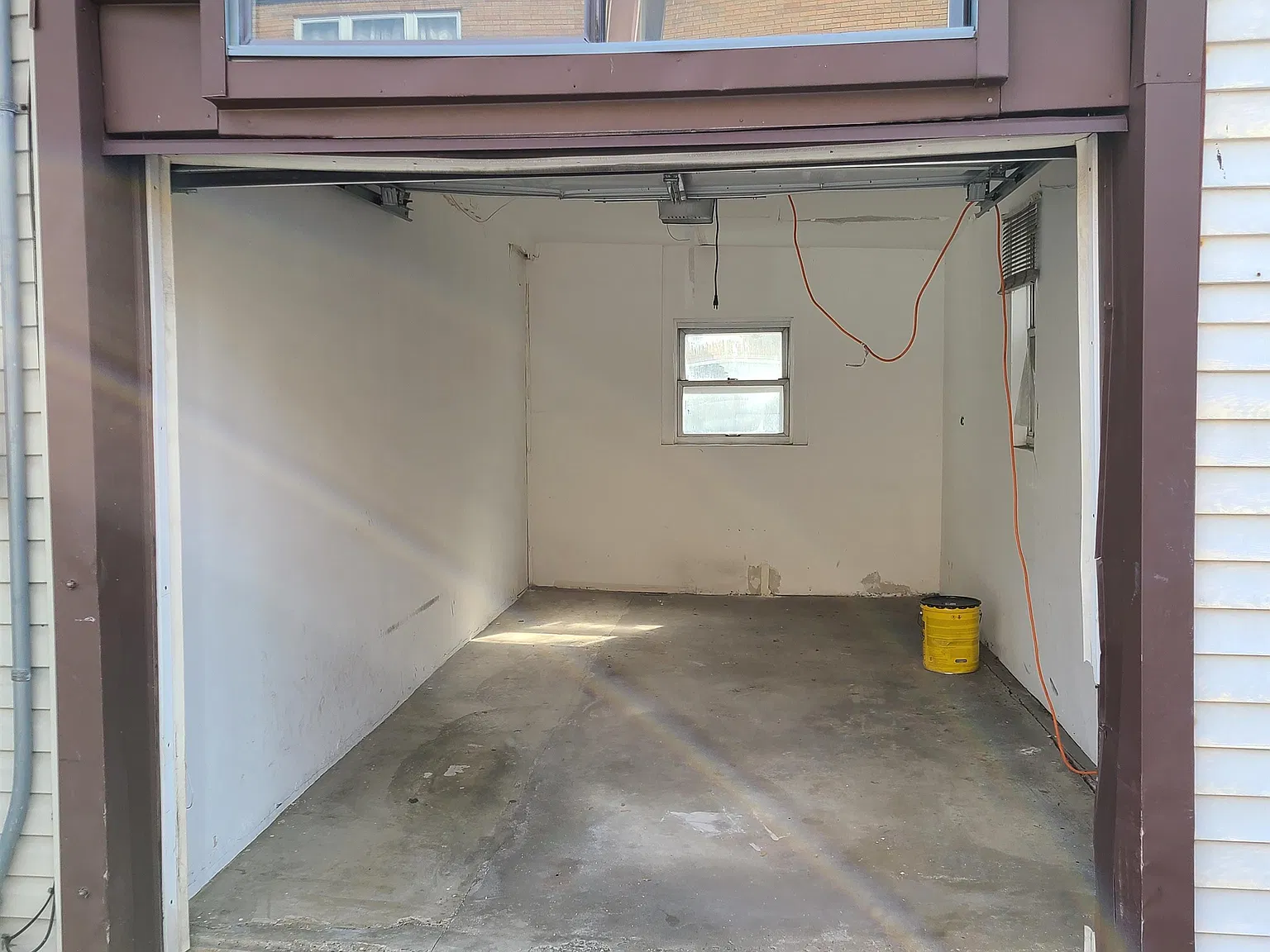 6806 Broadway — Photo 2