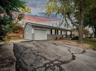 608 Meadow Ln, Le Roy, IL 61752