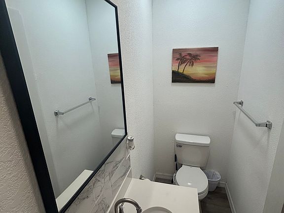 5th image of 216 E Palm Dr #2
