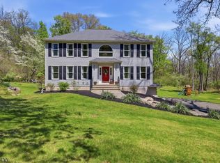11 Victoria Crossing Rd, Knowlton Twp., NJ 07832