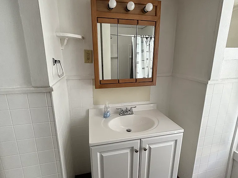 24 Pearl St #2 — Photo 4