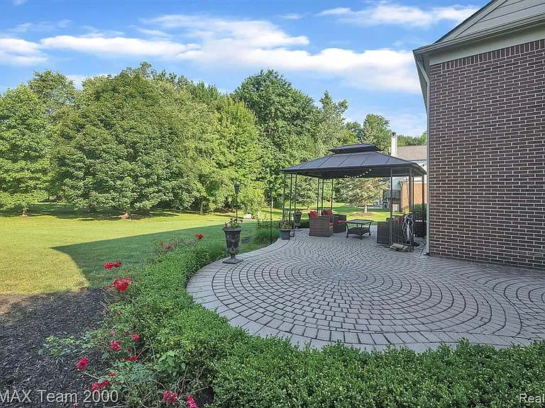1248 Lasalle Rd — Photo 6