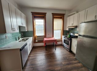 2404 W Superior St APT 2E, Chicago, IL 60612