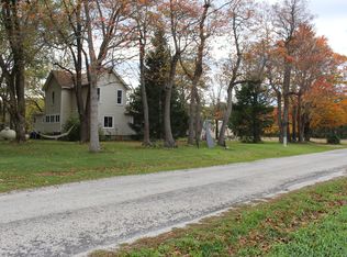 1906 E 1780 North Rd, Stonington, IL 62567