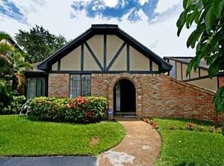 9273 NW 49th Pl, Sunrise, FL 33351