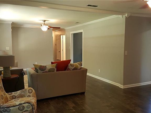 4th image of 6206 Wild Briar St