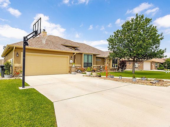 2nd image of 2298 Sungate Dr