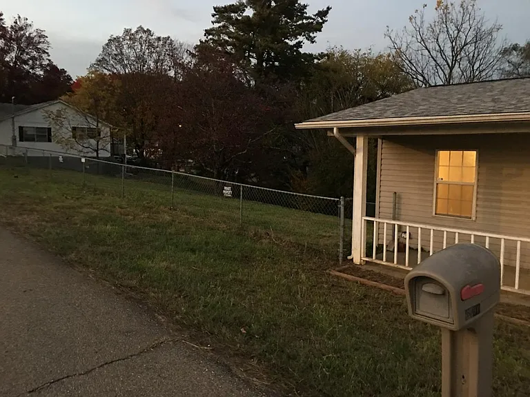 2600 Knott Rd — Photo 3
