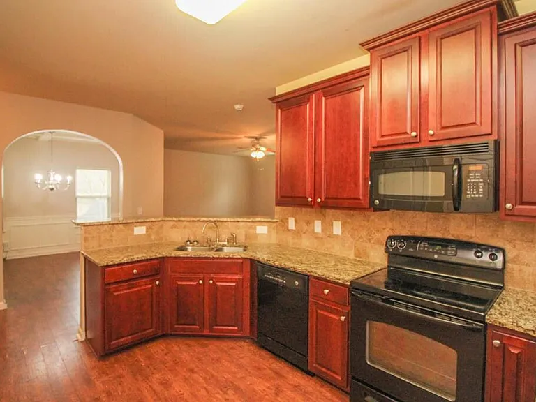 458 Lory Ln — Photo 12