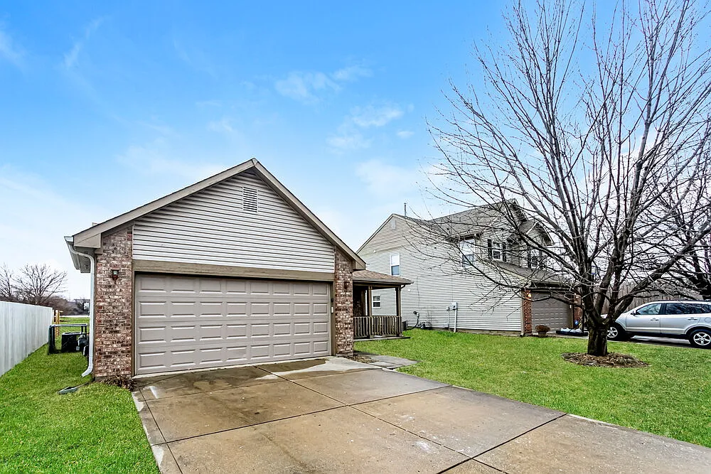 Building Photo - 5384 Lakeside Manor Dr