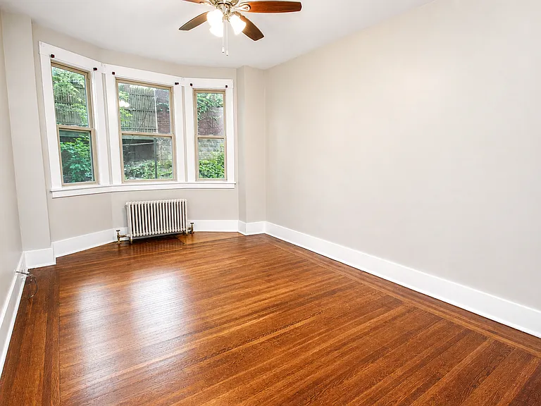 6606-6608 Dalzell Pl — Photo 10