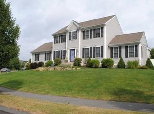 76 Oliver St, Fairhaven, MA 02719