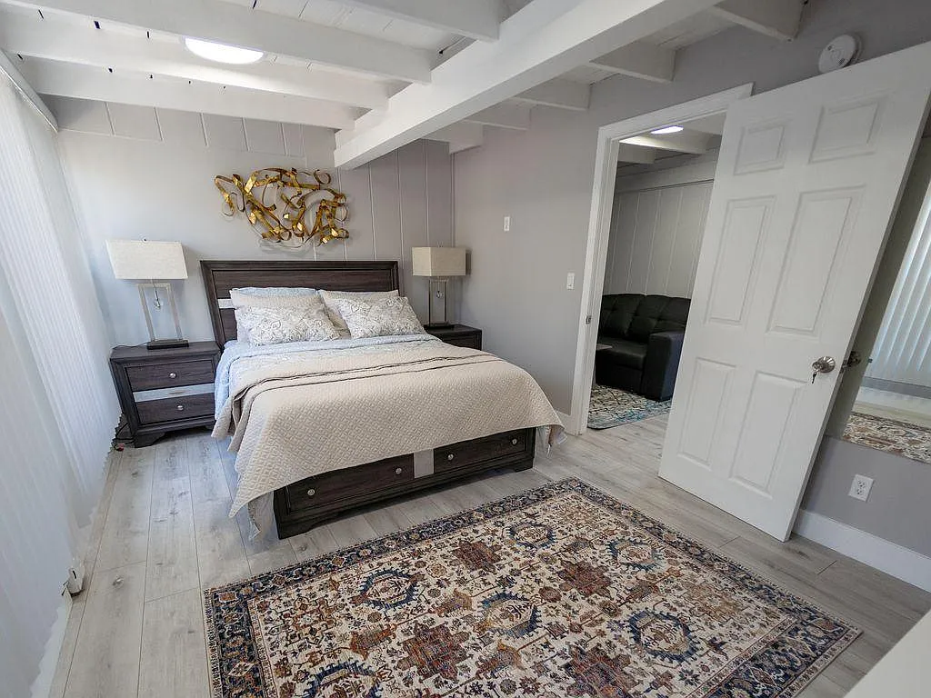 2 bed, 600 sqft, $4,500 — Photo 2