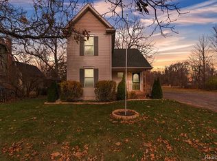 312 W Main St, Pinckney, MI 48169