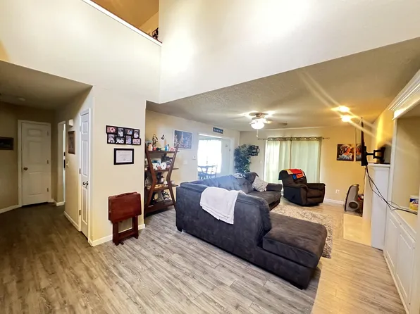 3904 Summer Sage Ct, Champaign, IL 61822