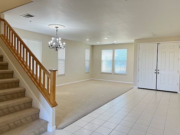 4th image of 585 Myrtle Beach Dr