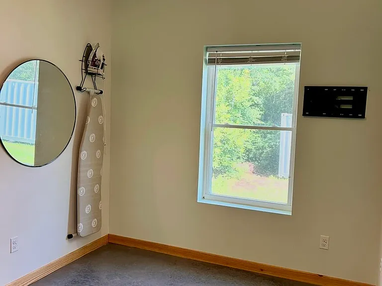 545 Hoover Rd — Photo 5