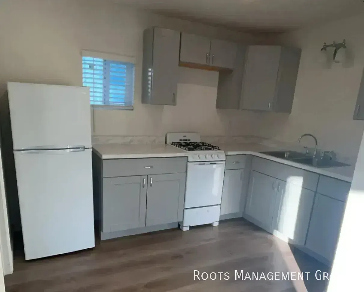 1707 E Apache Blvd — Photo 1