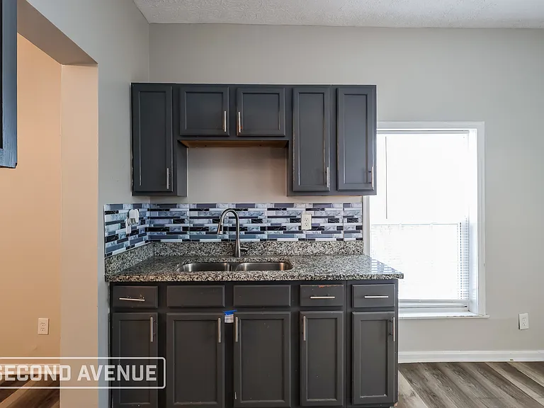 5111 Warren Ave — Photo 10