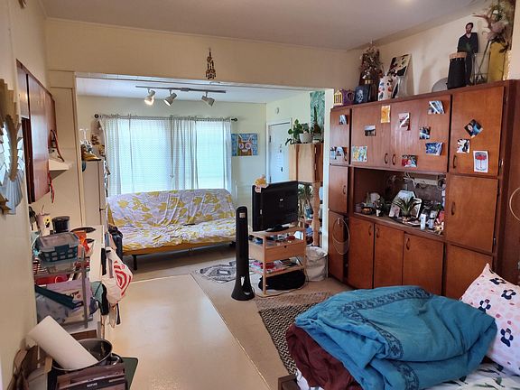 5th image of 802 Lowell St APT 3