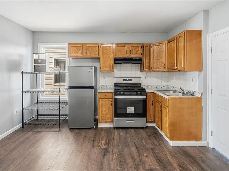 391 Rivet St #2 — Photo 2