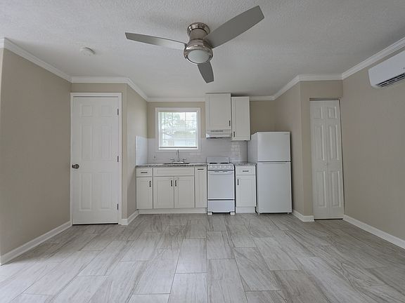 3rd image of 3353 Claremont Rd #B