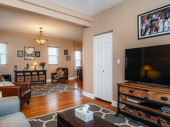 3rd image of 731 N Taylor Ave