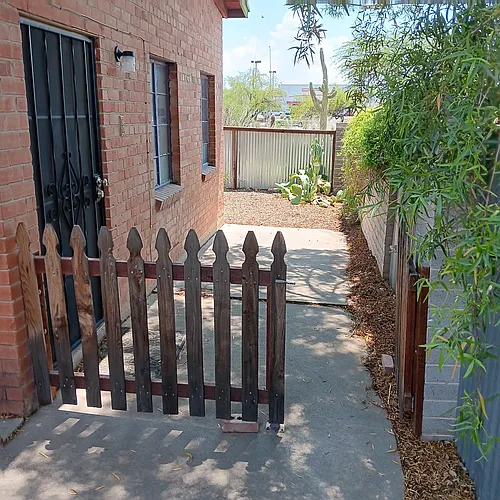 840 E 10th St Photo 1 840 E 10th St Photo 1