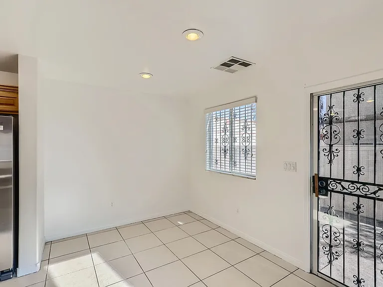 6384 Blue Twilight Ct — Photo 13