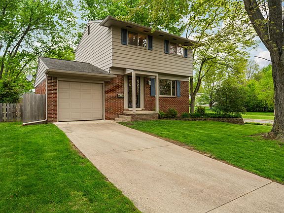 2nd image of 683 Canterbury Dr