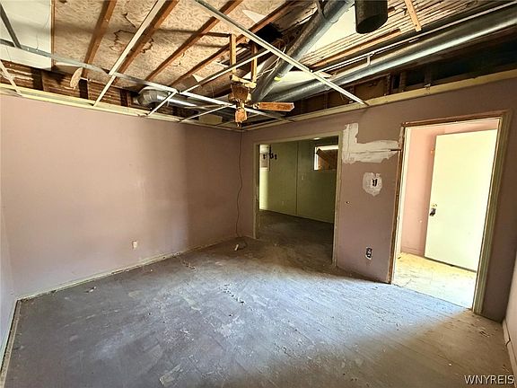 2nd image of 59 Glor St