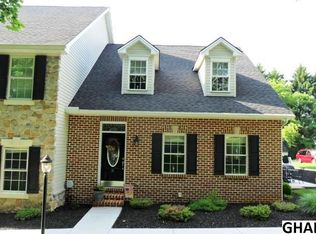 31 E 1st St, Boiling Springs, PA 17007