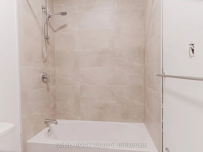 845 Champlain St #9 — Photo 14