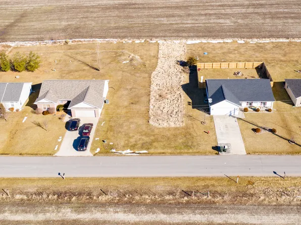703 E Terrill Rd, Moberly, MO 65270