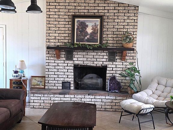 2nd image of 1978 S Roosevelt Rd S #3