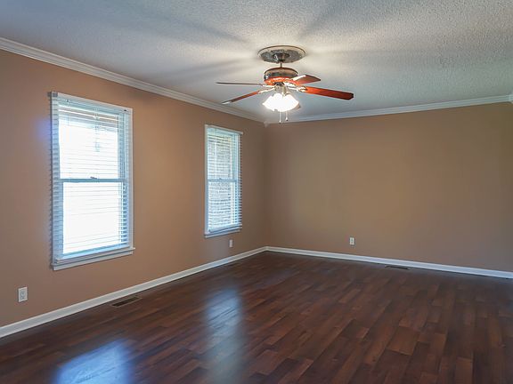 5th image of 4107 Hickory Ln