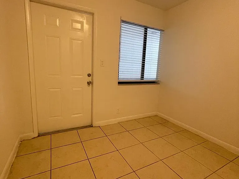 2238 Fillmore St — Photo 3