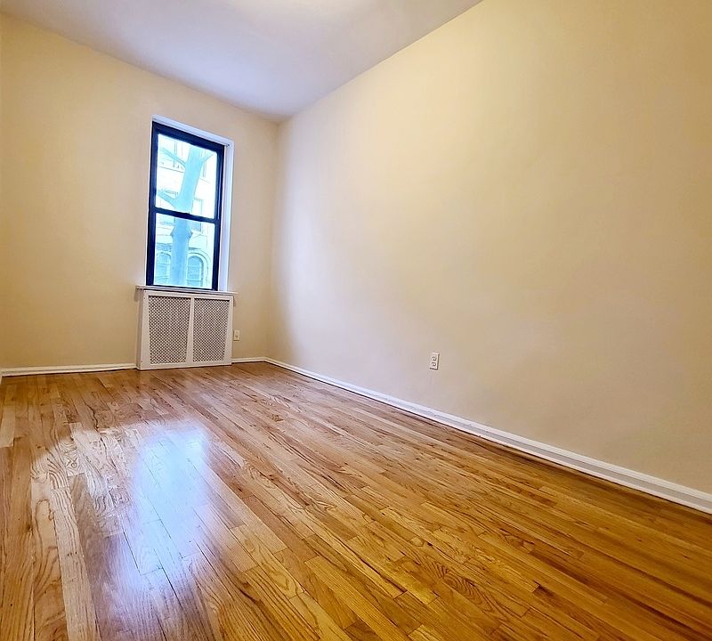 2nd image of 154 W 75th St #1A