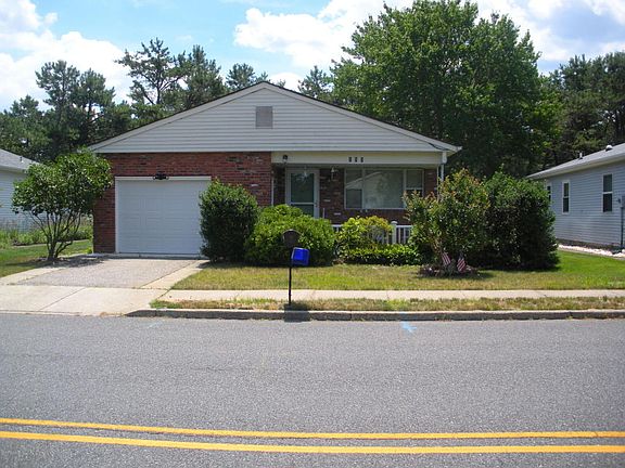 2nd image of 153 Freeport Blvd