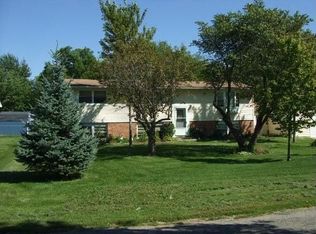 521 N Chamberlain St, Gilman, IL 60938