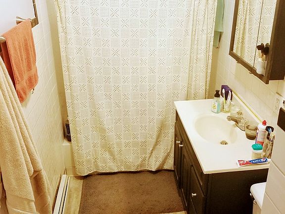 5th image of 4882 N Ashland Ave APT 4