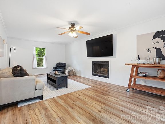 4th image of 5060 Suwarrow Cir