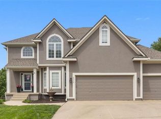 2312 SW Westminster Dr, Lees Summit, MO 64082