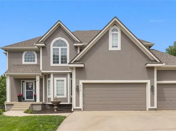 2312 SW Westminster Dr, Lees Summit, MO 64082