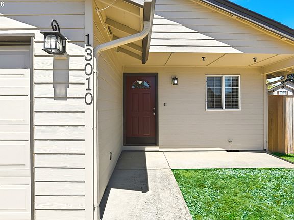 4th image of 13010 NE 38th St