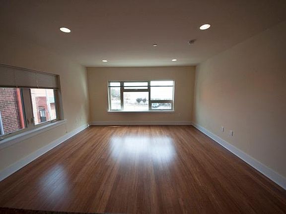2nd image of 1430 N Cadwallader St #B