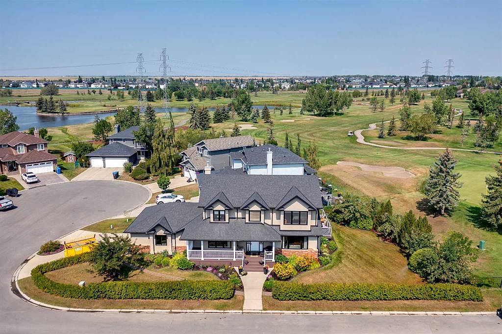 425 SE Lakeside Greens Pl