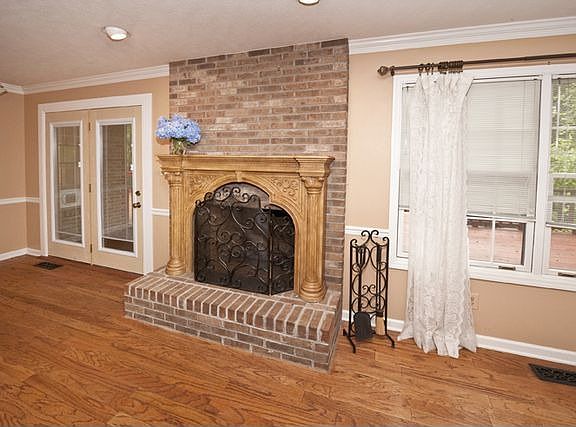 4th image of 525 Summit Lake Ct