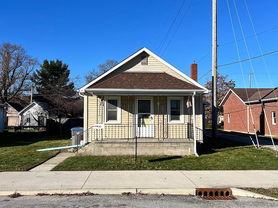 1st image of 613 S 9th St